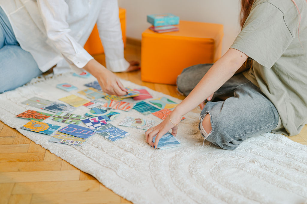 Ciepłe wnętrze gabinetu terapeutycznego
